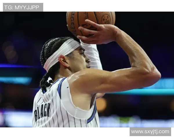 热火与魔术在NBA夏季联赛激战正酣新星球员表现引人瞩目 热火与魔术在NBA夏季联赛激战正酣新星球员表现引人瞩目