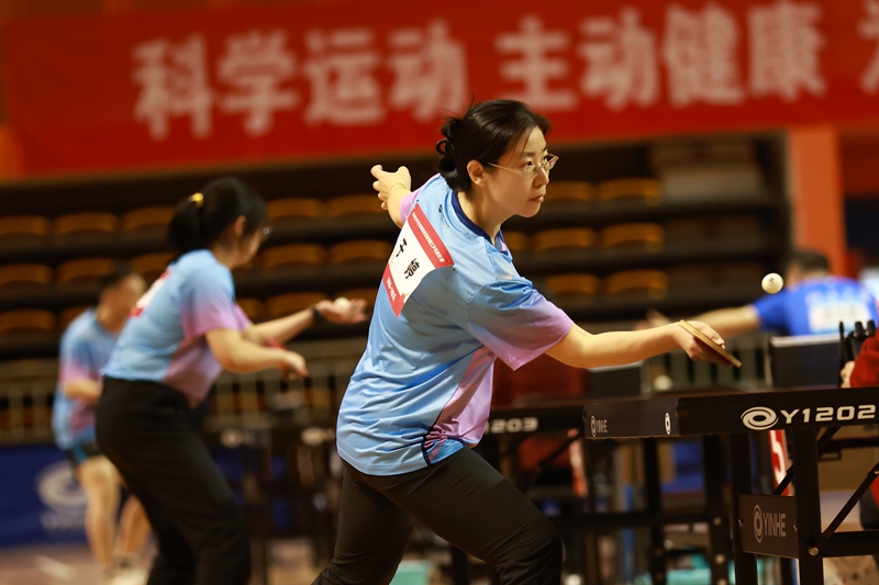 皇冠体育下载第五届北京教育系统教职工乒乓球赛收官 体医工融合助力赛事升级(图1)