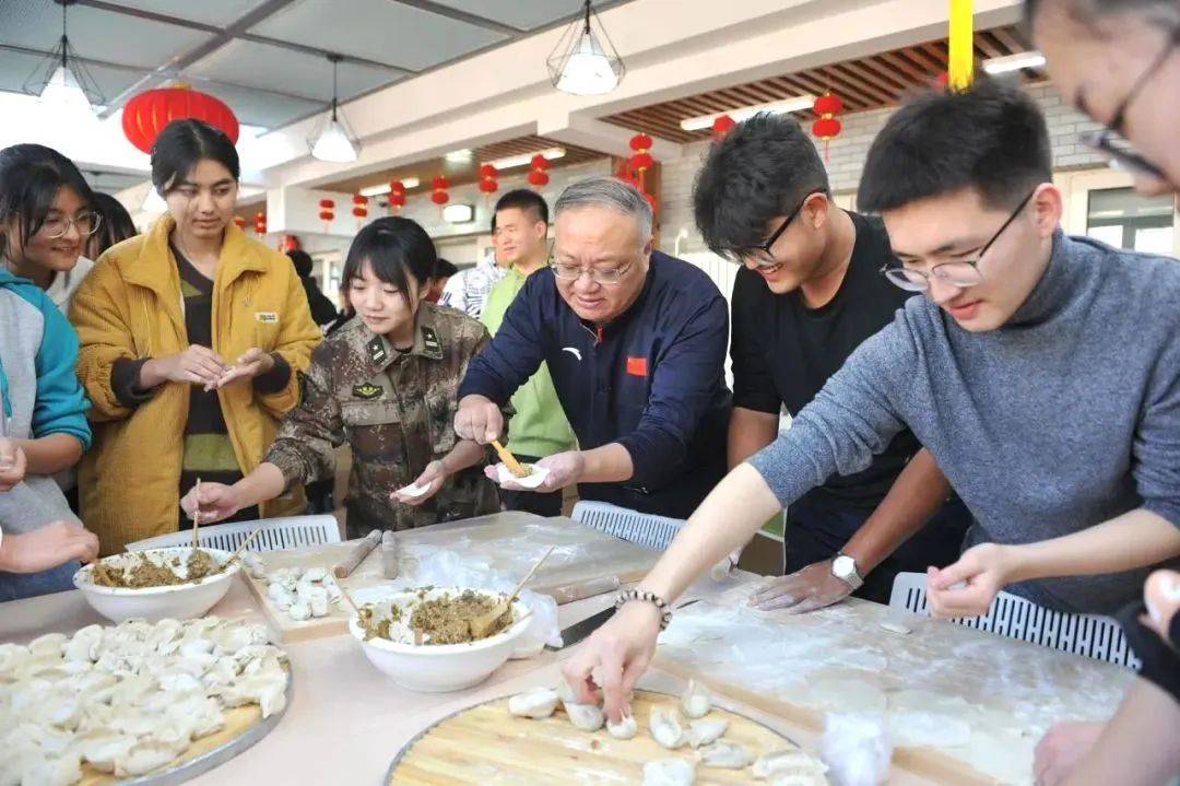春天大脑发展最好的营养剂第一是运动第二个你皇冠体育入口想不到…(图12)