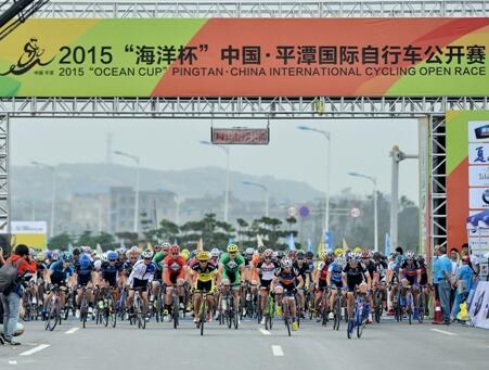 皇冠体育下载电竞激情碰撞二次元2025艾欧尼亚杯萤火虫漫展限定赛事来袭
